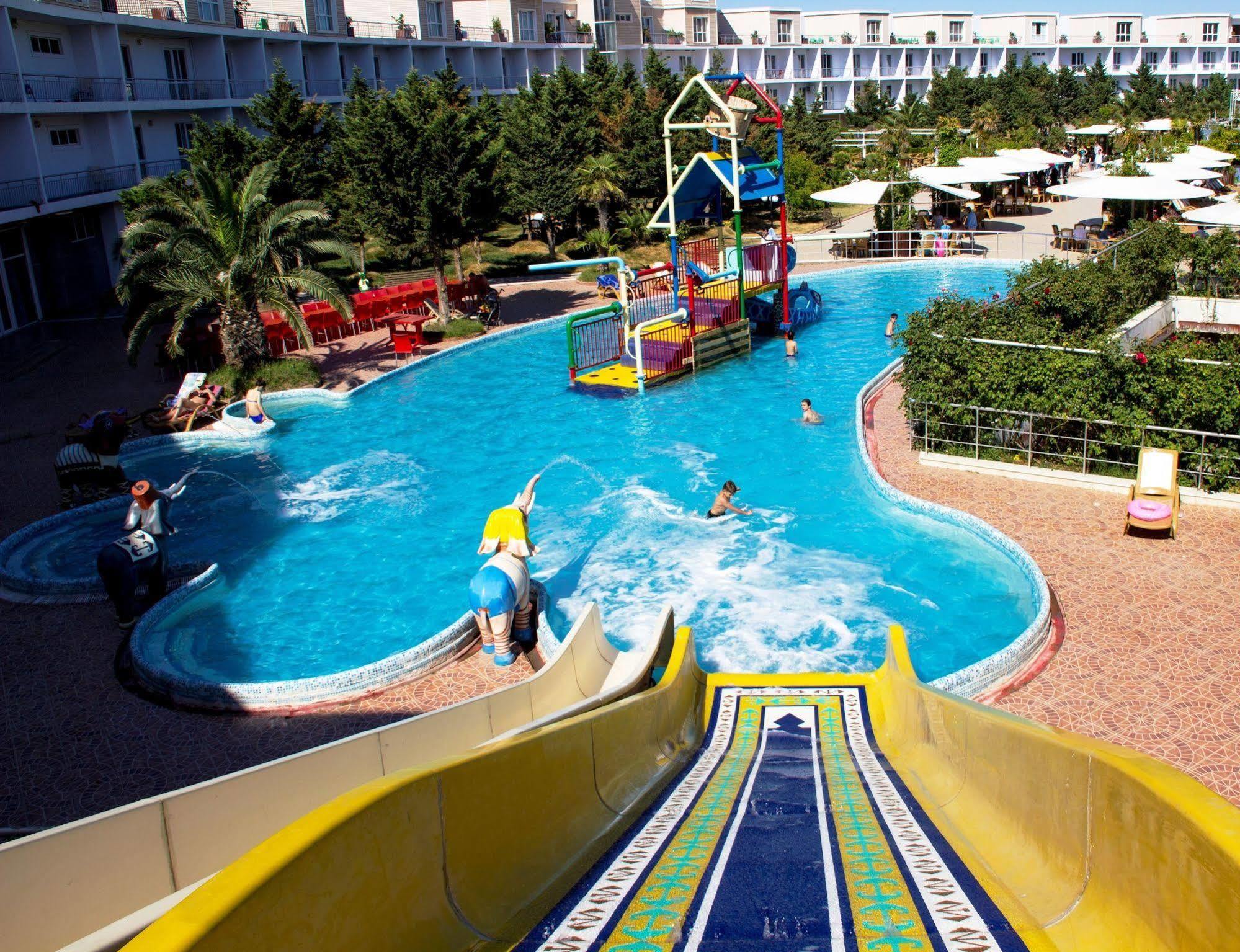 נוקסני Af Hotel Aqua Park Family Resort Complex מראה חיצוני תמונה